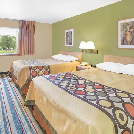Super 8 By Wyndham East Moline Hotel Exterior foto
