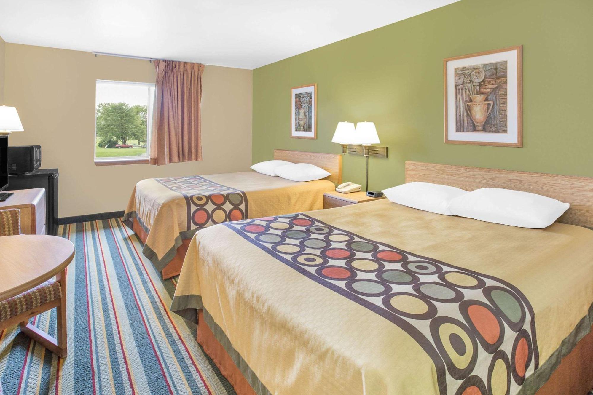 Super 8 By Wyndham East Moline Hotel Exterior foto