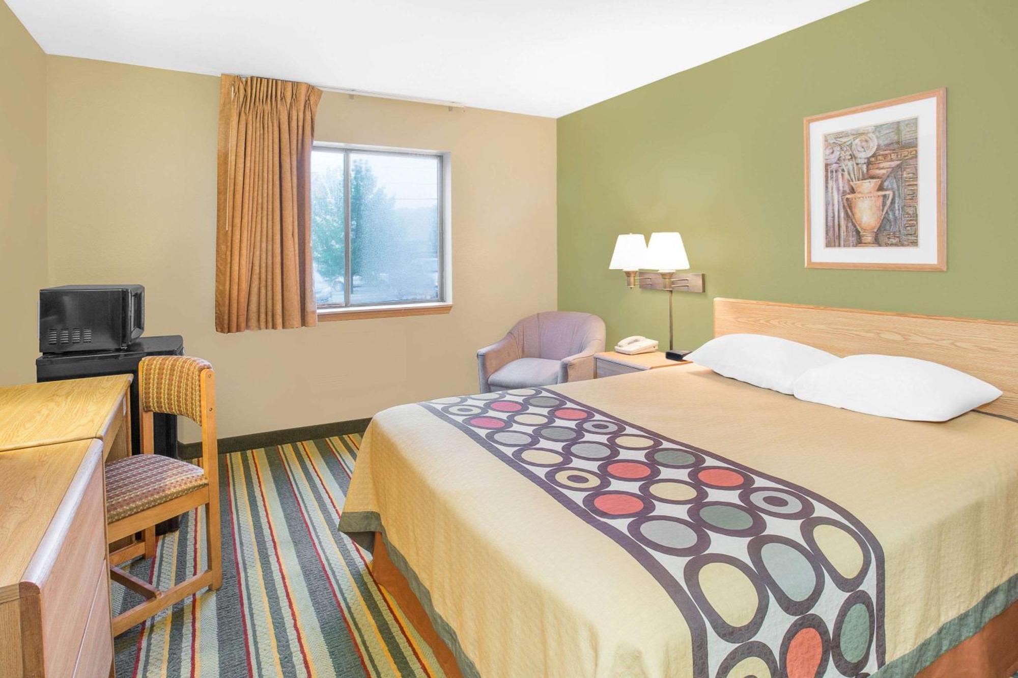 Super 8 By Wyndham East Moline Hotel Exterior foto
