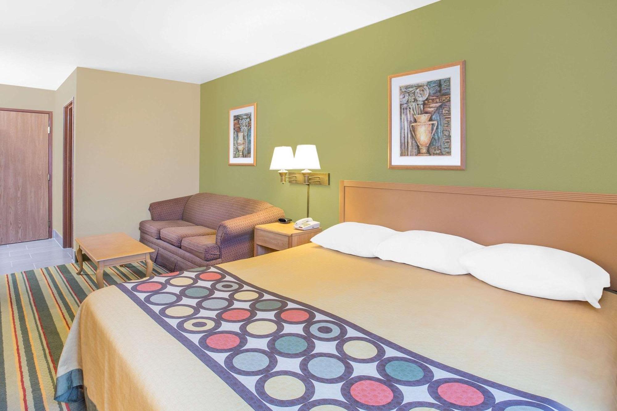 Super 8 By Wyndham East Moline Hotel Exterior foto
